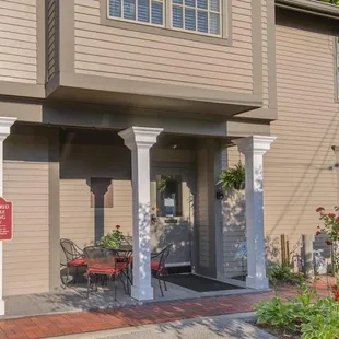 Brick Street Inn Registration Entrance &amp; Parking