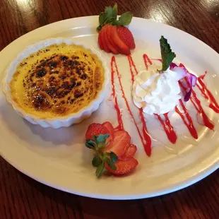 Crème Brûlée at Brick Street. Great desserts