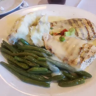 Chicken,  mashed potatoes and green beans