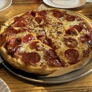 12&apos;&apos; pepperoni pizza