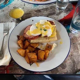 Eggs Benedict