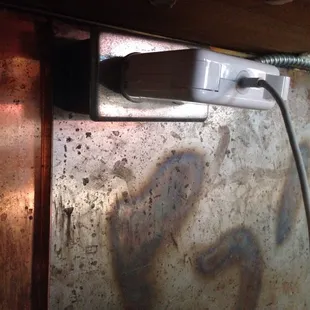 Geniuses.....power plugs = customers who linger