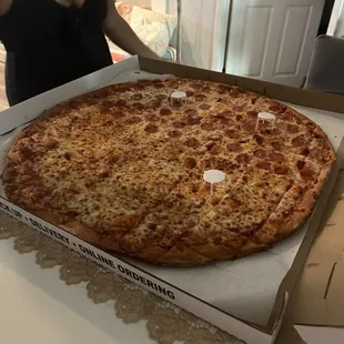 The big one (half cheese/half pepp)