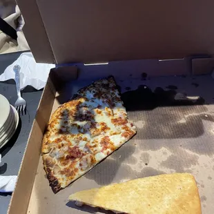  slice of pizza in a box