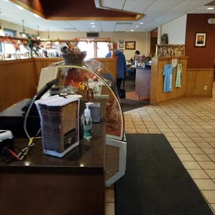 the inside of a fast food restaurant