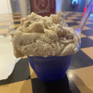 Medium is 2 good sized scoops. I recommend the peanut butter cup