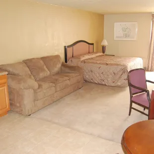 King room with kitchen and pull-out sofa bed