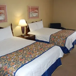 Room with 2 Queen size beds