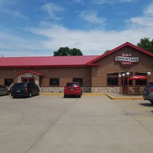 the outside of the restaurant