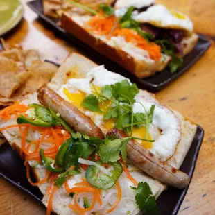 Breakfast Bánh Mì (op la)