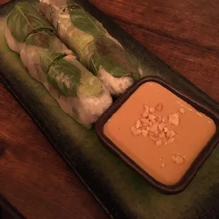 Fresh Veggie Summer Rolls (Gi Cun)