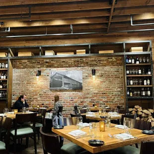 sushi and sashimi, interior