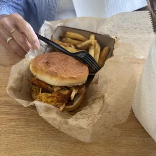 Pulled chicken sandwich