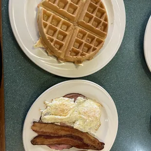 Supreme Belgian waffles plate