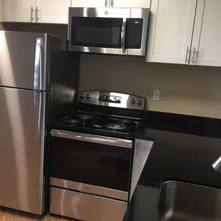 Full size Stainless Steel Appliances