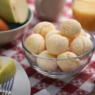 Pão de Queijo (Brazilian Cheese Bread)