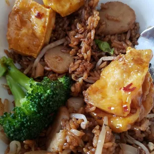 Veggie fried rice and general tso&apos;s tofu