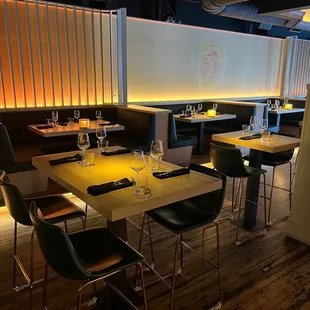 sushi and sashimi, interior