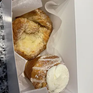 Cinnaroll and cheesecake danish