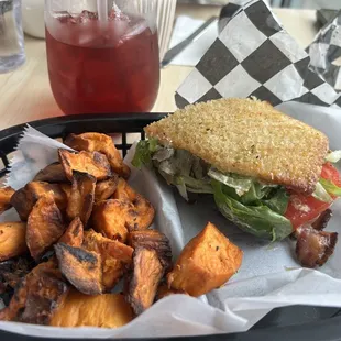 BLT, sweet potatoes, and iced tea
