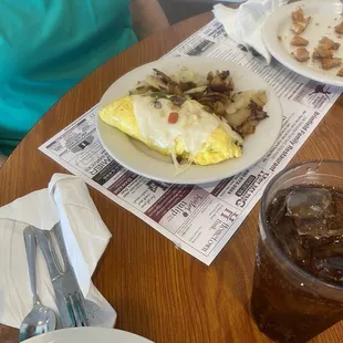 Veggie omelette, hashbrowns