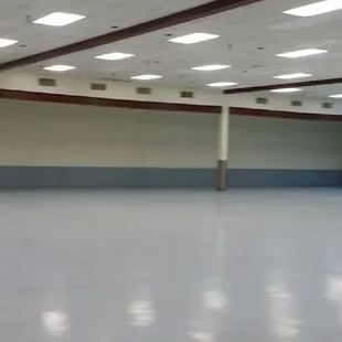 Side wall facing stage