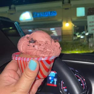 2 scoops in a cup