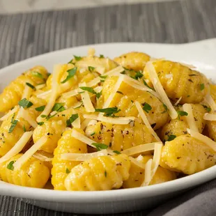 pasta dish, pasta, food