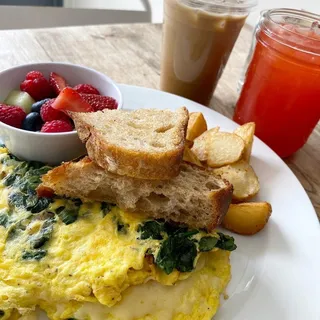 Catering Fresh Homemade Strawberry Lemonade