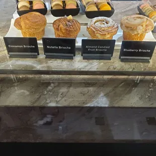 Display of briohe6