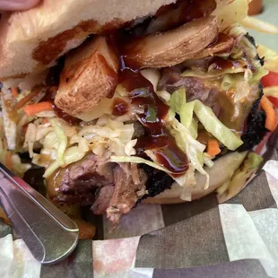 Beef brisket sandwich (with "Cleveland" toppings)