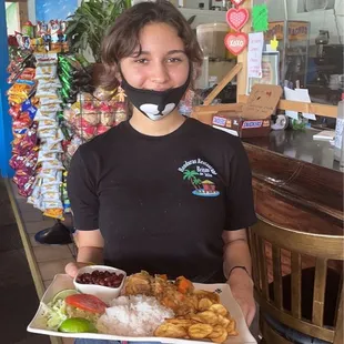 Sudado de pollo con frijoles parados & tajadas! 