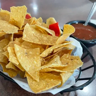 nachos and salsa