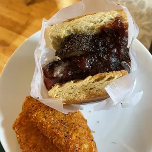 Bisket w jelly and hashbrowns
