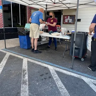 You can order outside and wait or eat in.