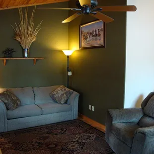 1 Bedroom Cabin Suite Ponderosa Living Area