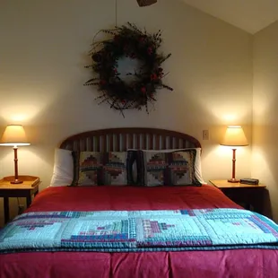 1 Bedroom Cabin Suites Spruce- Bedroom Area