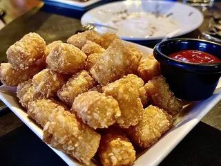 Rookies Sports Lodge - Downtown