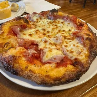 Ham pizza