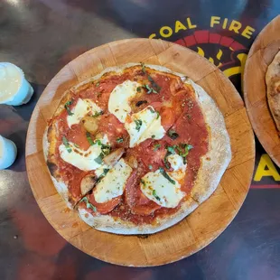 Famous Margherita with gralic