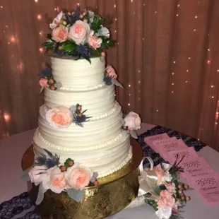 Wedding Flowers for Bridal Cake