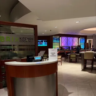 Modern and quiet inside DoubleTree Hotel