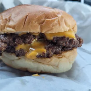 Bro Burger no lettuce no pickle