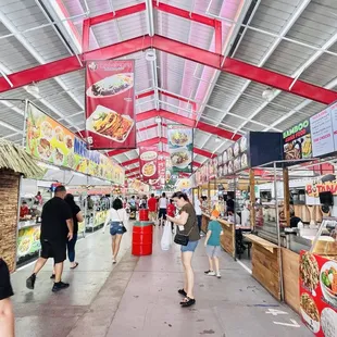 Broadacres Food Fair inside Broadacres Marketplace definitely has delicious treats all over the place. Totally worth the visits.