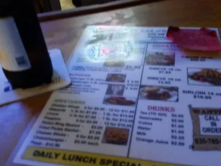 Outlaws Bar & Grill