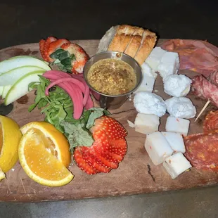 Goat&apos;s peasant board