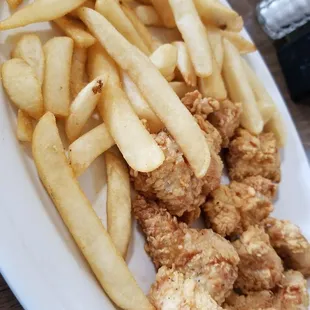 Kittie chicke and fries