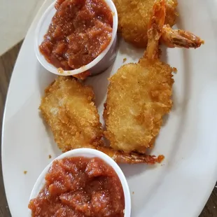 3 piece fried shrimp with cocktail sauce with a great tangy horseradish kick!!