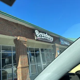 Broadway Deli &amp; Grill