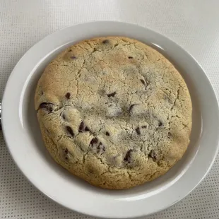 Huge Chocolate Chip Cookie